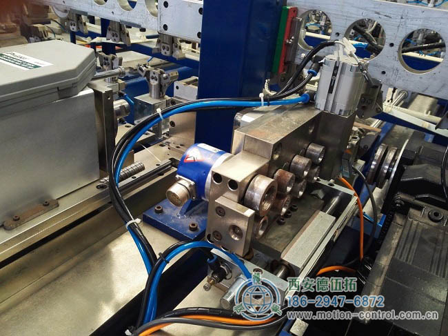 图为堡盟增量式编码器在折弯机上的应用照片