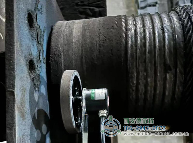 图为编码器在卷扬机系统中的安装应用照片