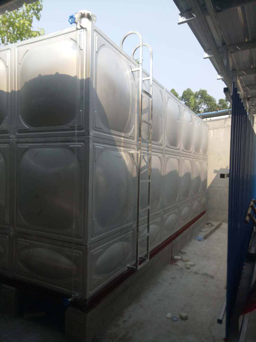 广州工商学院学校316不锈钢水箱与智慧泵房安装工程