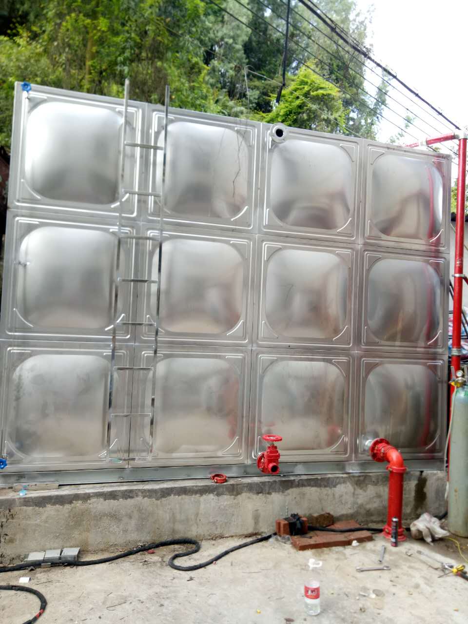 广东理工学院学校316不锈钢水箱与智慧泵房安装工程